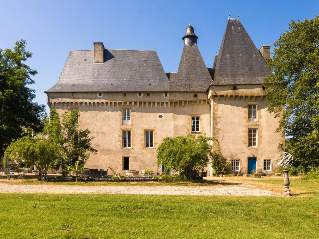 Afficher la photo 7 — Heritage Castle in Chaleix with shared pool