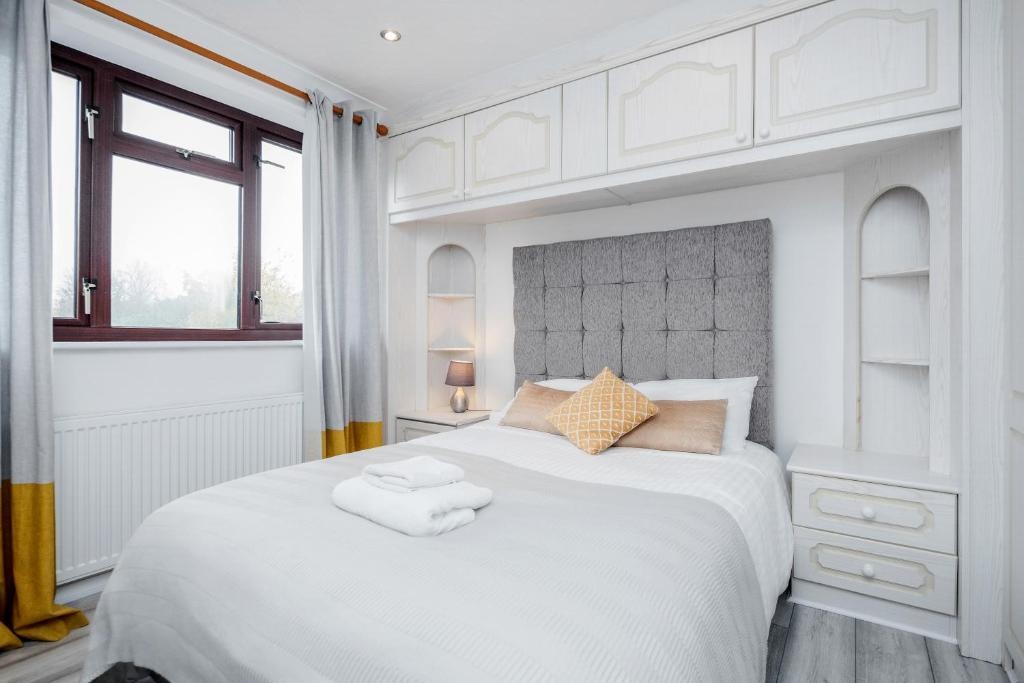 3br-sleeps5-parking-garden-accesstolondon