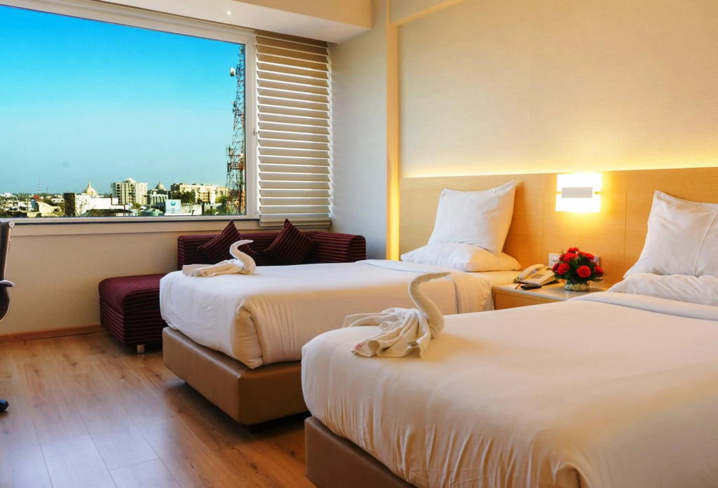 Gemini Continental Lucknow — 3