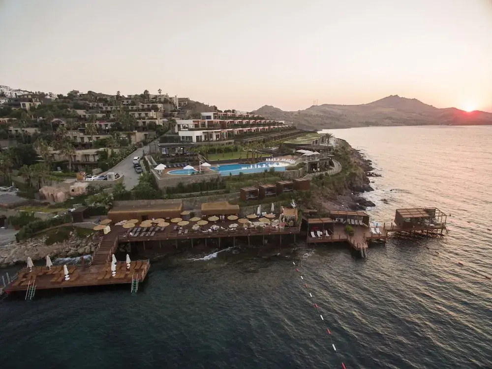 Beach & Waterfront