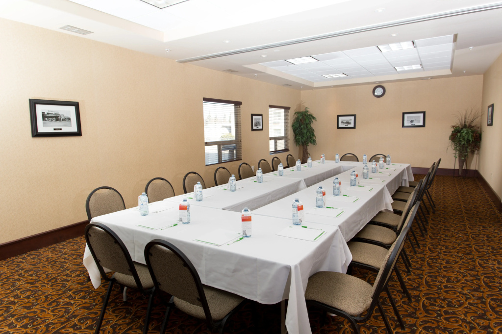 Holiday Inn Hotel & Suites Lloydminster by IHG - Général