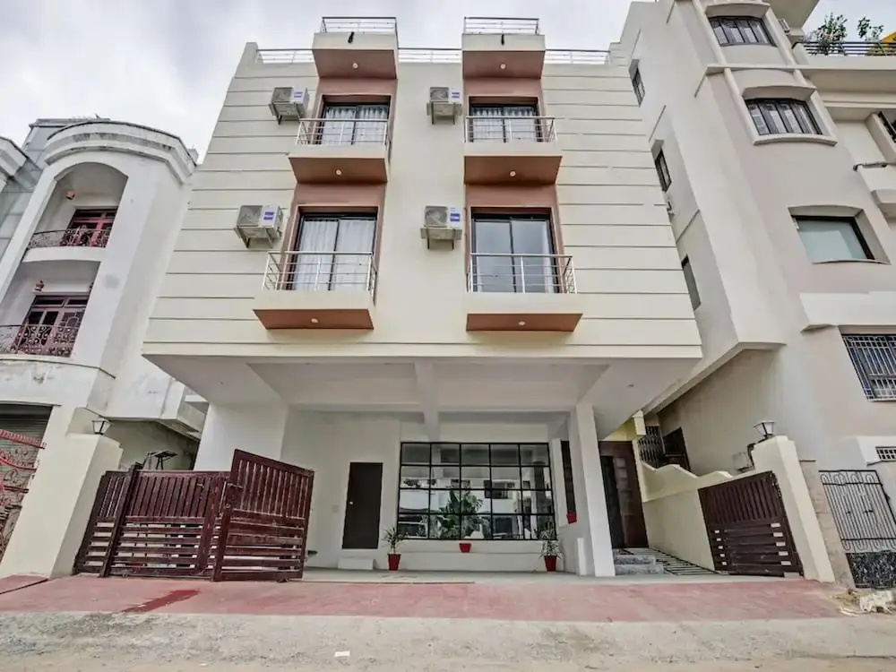 FabHotel Dream Inn I