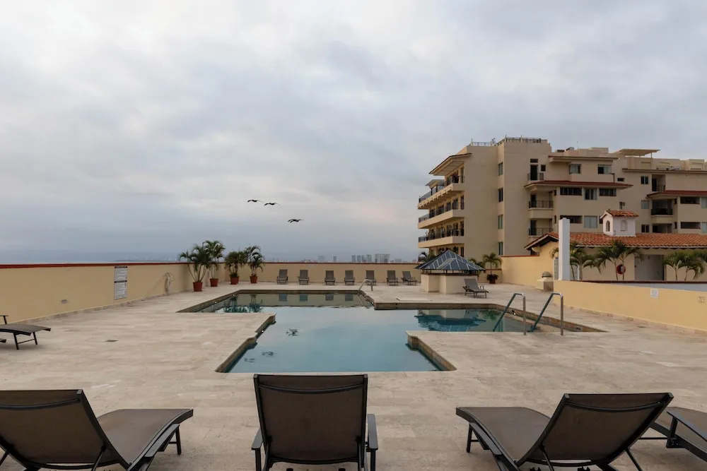 Ocean View 2Br Condo-balcony-beach-pool - 212
