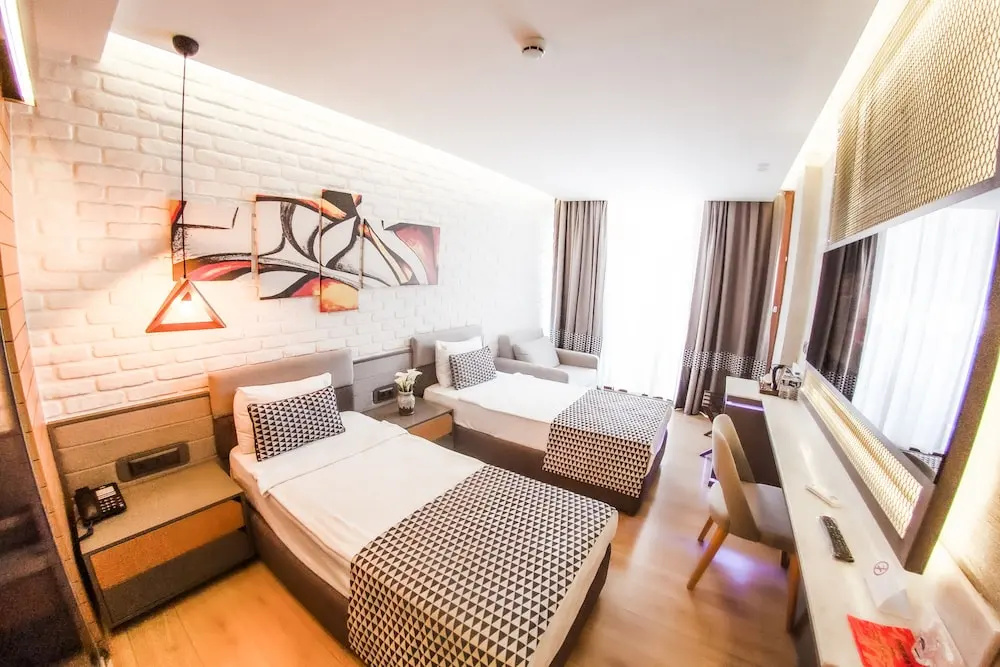 Laren Family Hotel & Spa - Boutique Hotel — 2