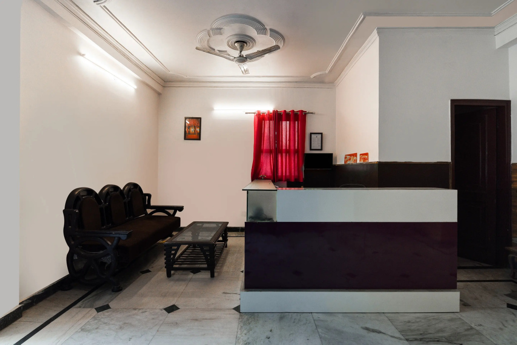 Lobby & Reception