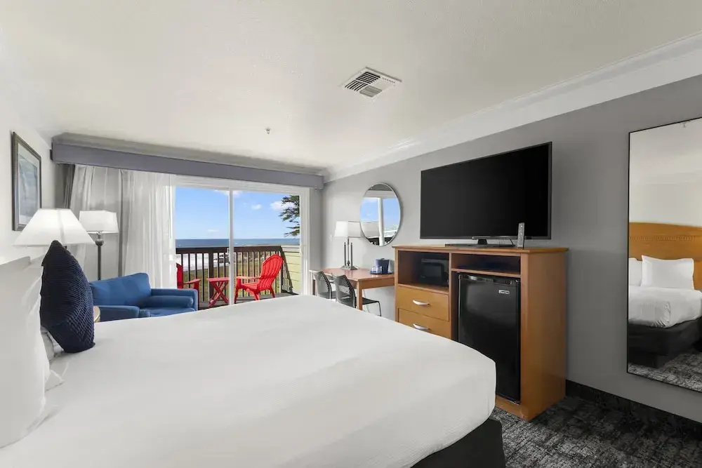 Standard Double room with ocean view (full double bed)