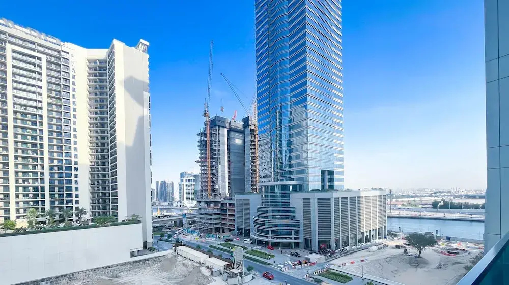 Luxury 2BR in Merano Tower Stunning City Views