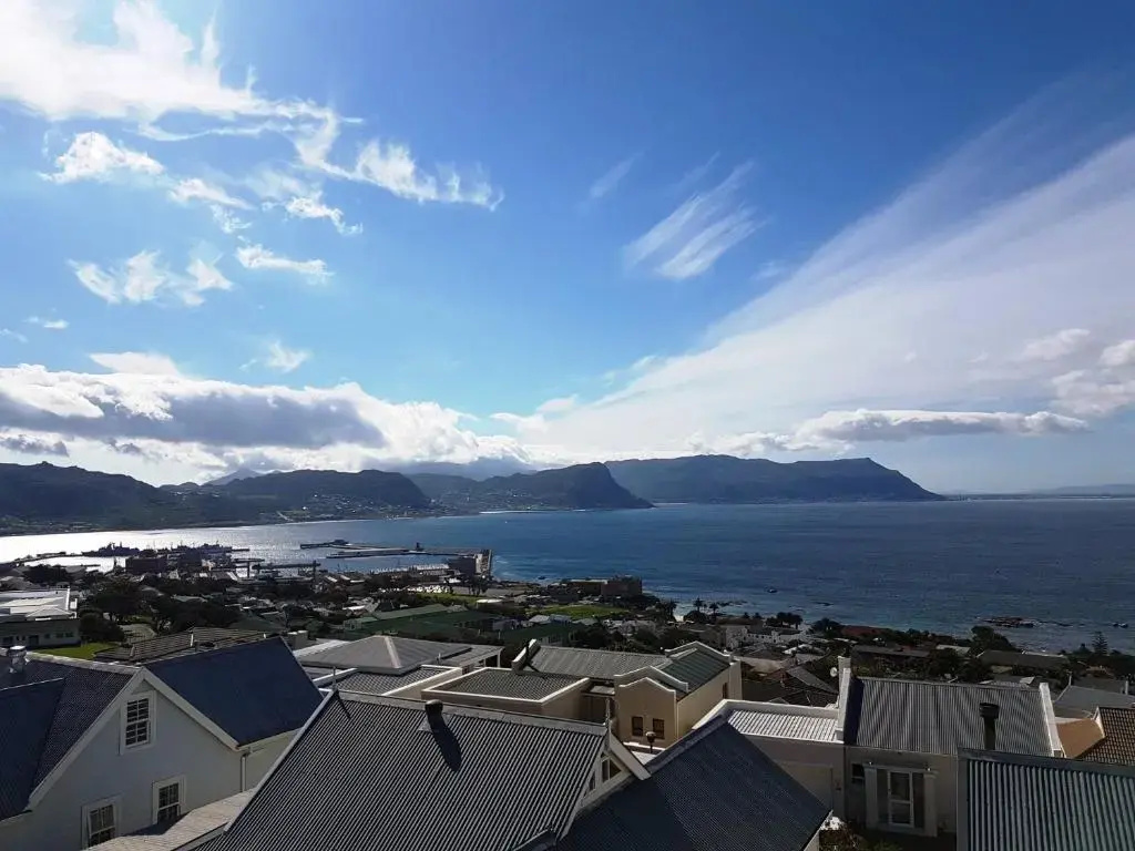 Deluxe Double room with partial sea view (full double bed)