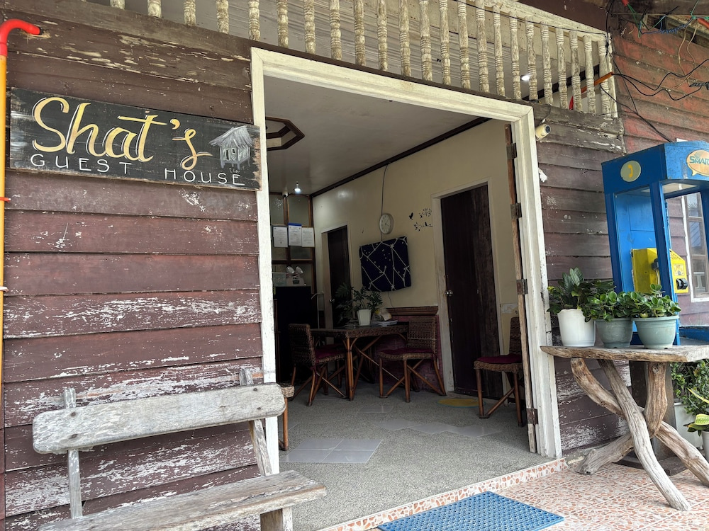 Shat'S Guesthouse Siargao Near Beach