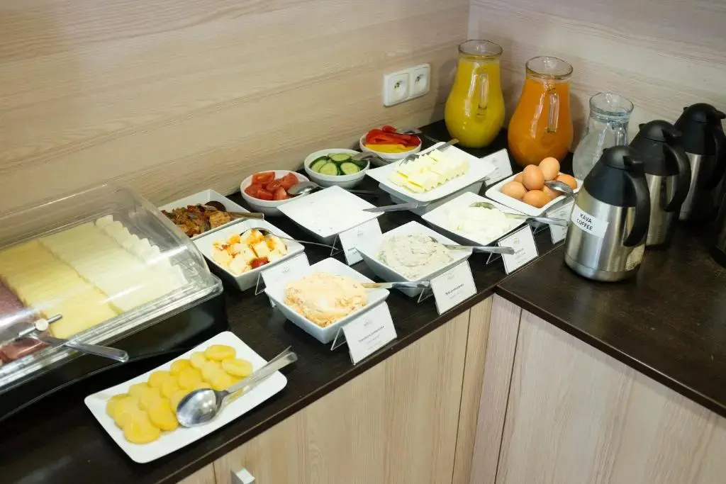 Food & Beverage