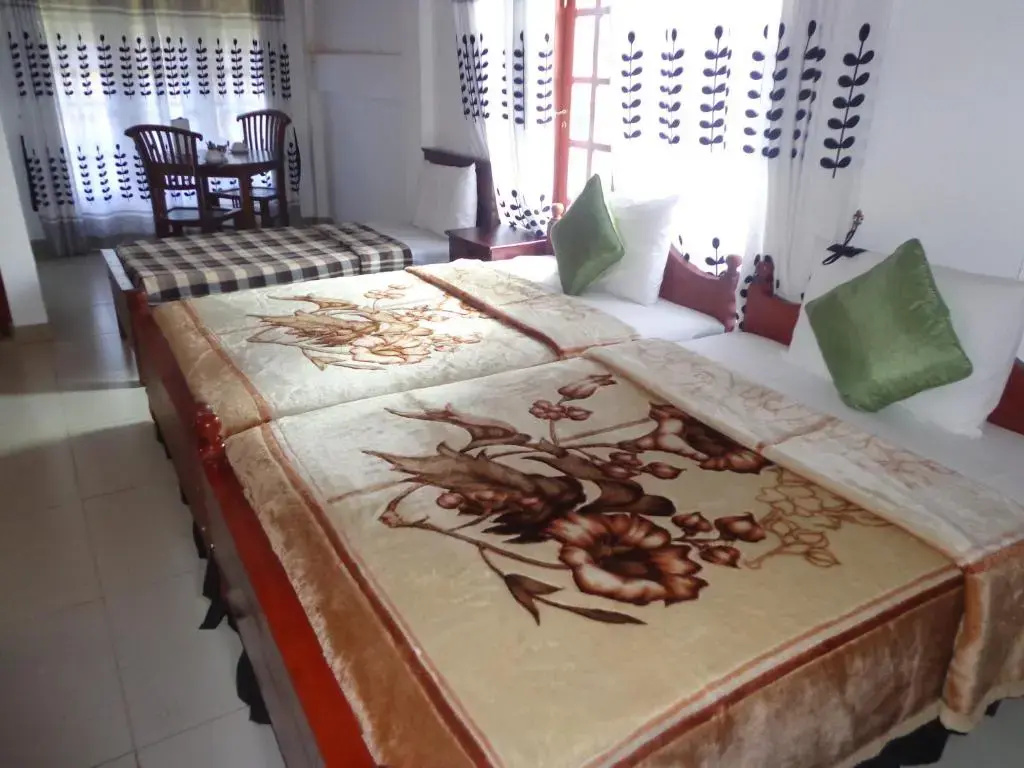 Thilina Hotel by Explorer Trails - Chambres