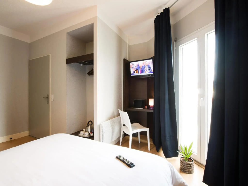 Standard Double room (full double bed)