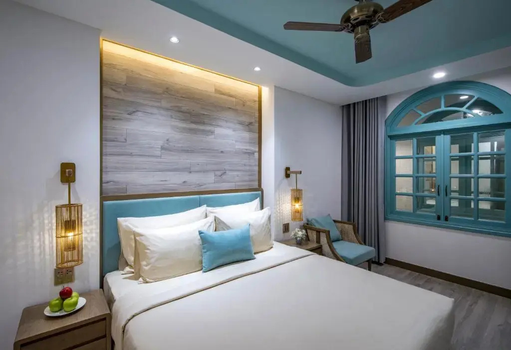 Icon Saigon LifeStyle Design Hotel Room Type - Deluxe with internal window without view Double room full double bed