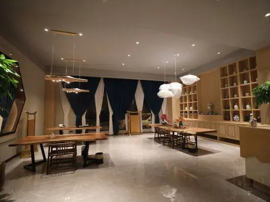 Lobby & Reception