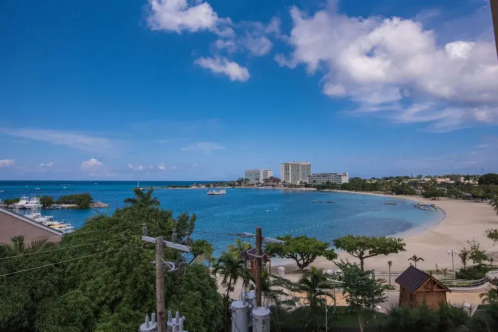 Beach & Waterfront