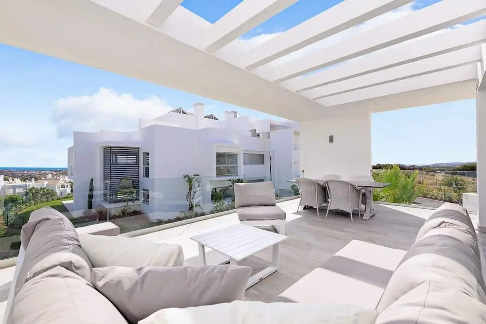 Alcazaba Lagoon, Brand New 2 bed Apartment