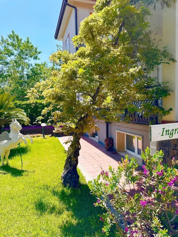 1 Bedroom Classic Double room with garden view (full double bed)