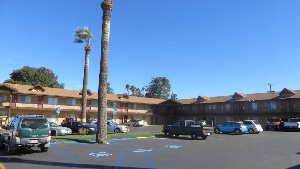 Hotel Salina Beaumont CA image