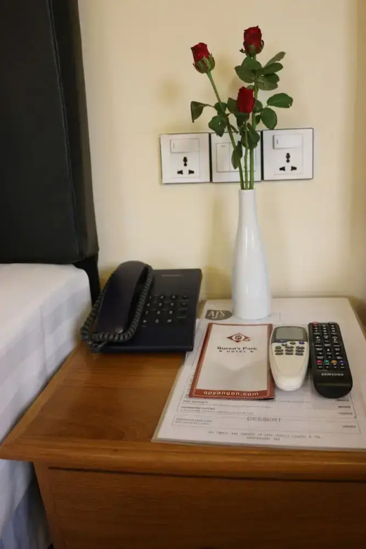 Queen's Park Hotel - Chambres