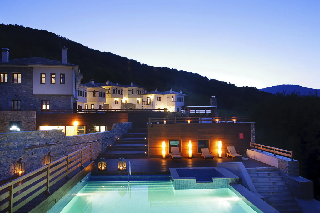 12 Months Luxury Resort - Général