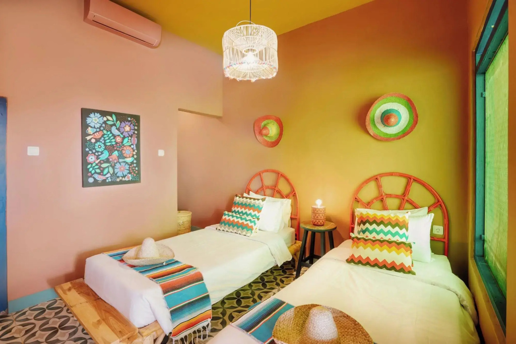 Por Aqui Stay & Dine