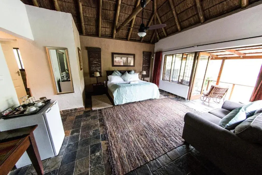 Bungalow with water view