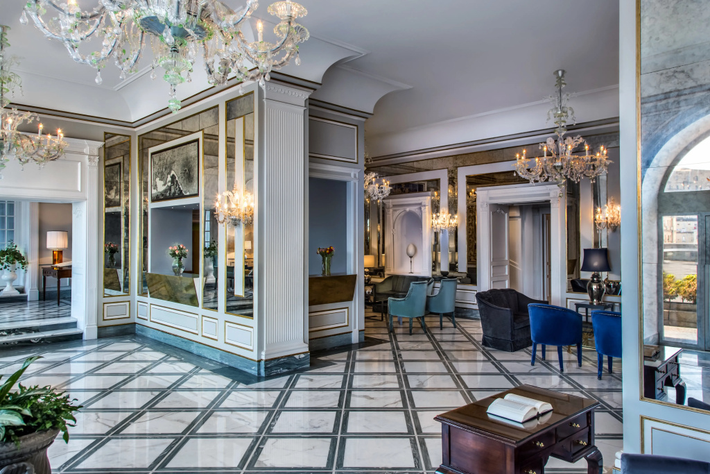 Lobby & Reception