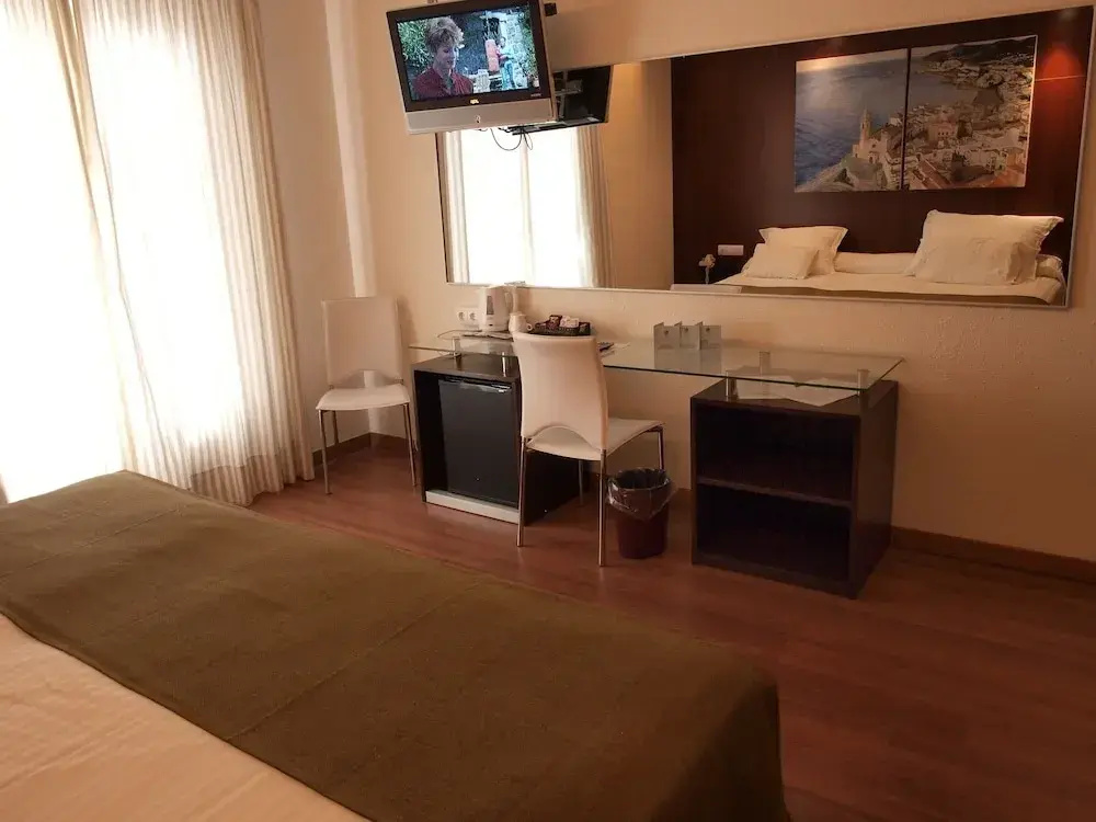 Superior Double room with balcony (full double bed)