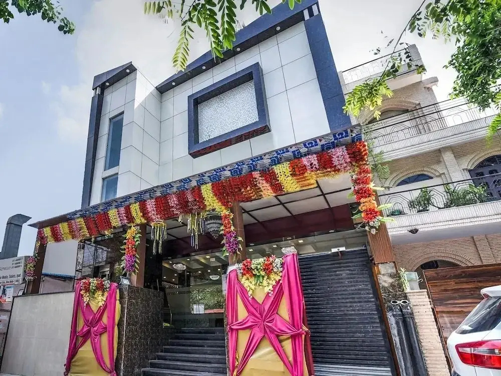 Forever Banquet Rooms By OYO Rooms
