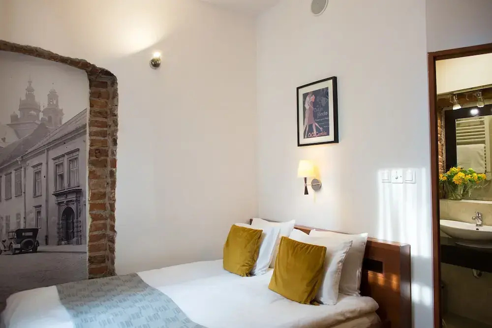 Economy room