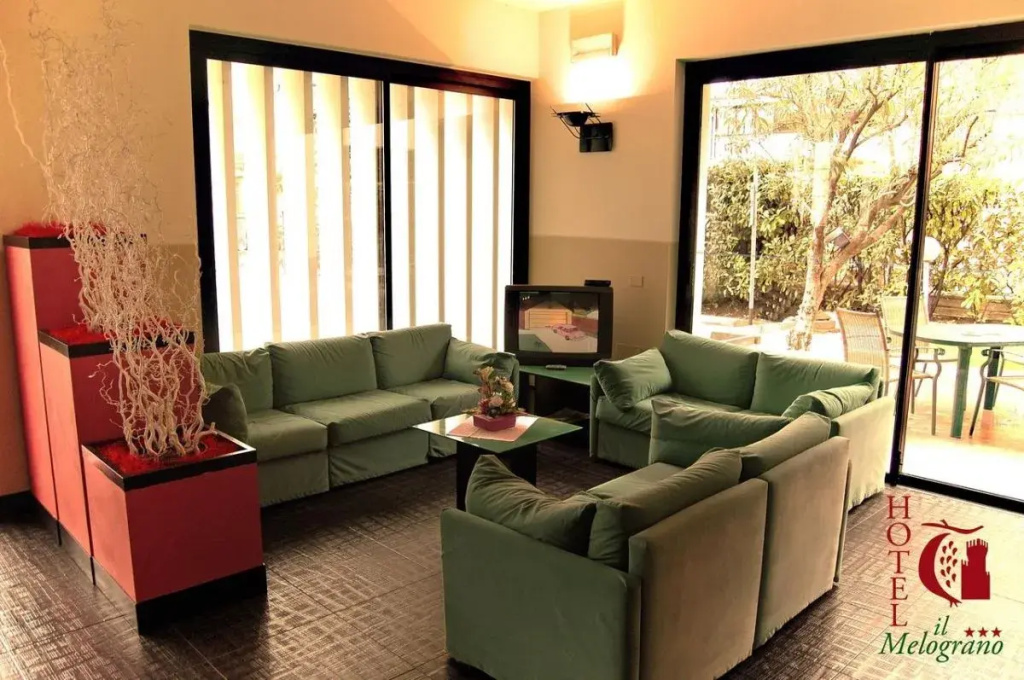 Lobby & Reception