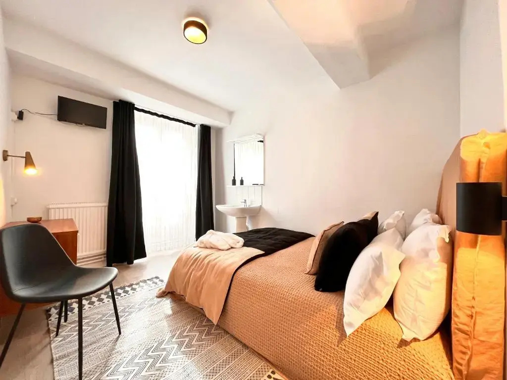Economy room