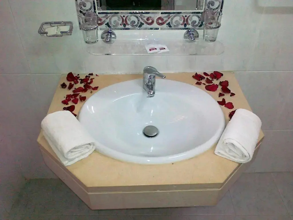 Standard Double room with sea view (full double bed)