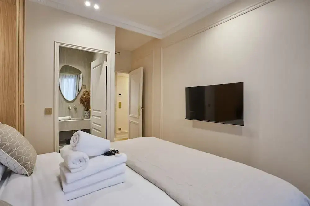 Apartment in the Marais With Air-conditioned — фото