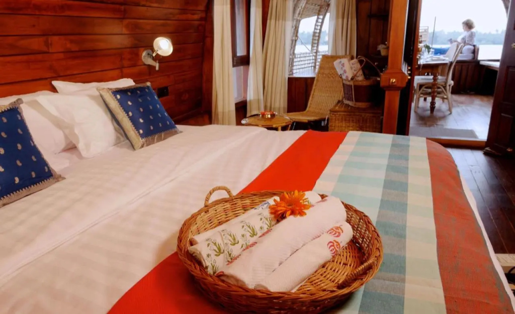 Soma Houseboat - Général