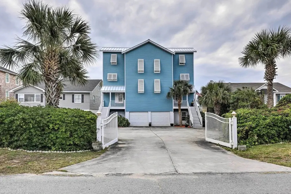 Oceanfront Atlantic Beach Escape w/ Balconies
