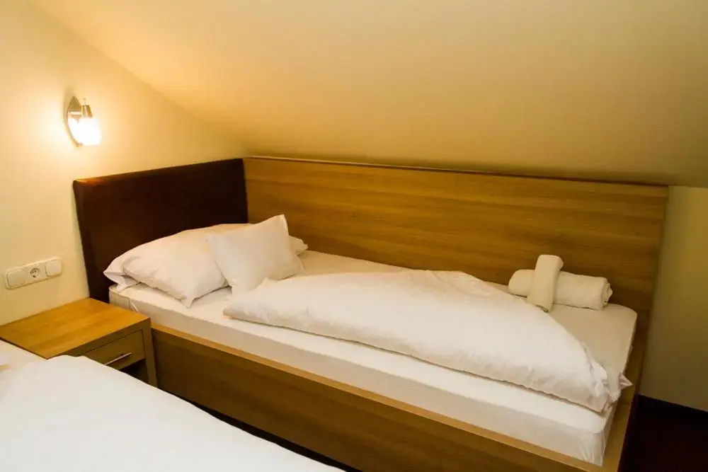 Corvina-Restaurant - Chambres