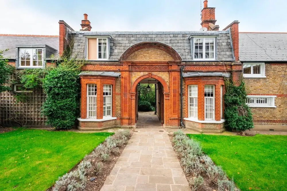 The Kensington Gatehouse - by Out of Office Lifestyle