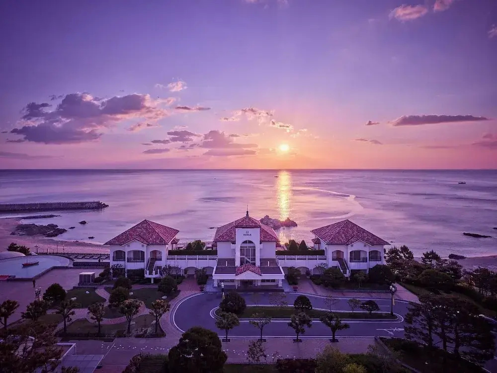 Suite with ocean view