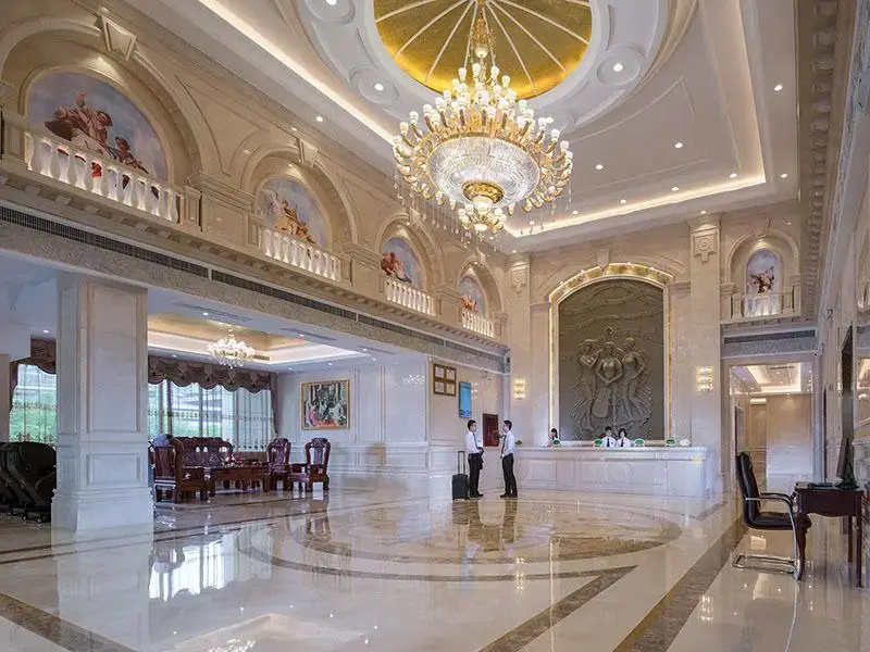Lobby & Reception