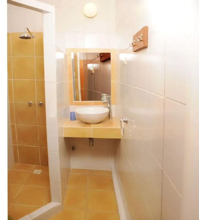 Economy Single room (single bed)