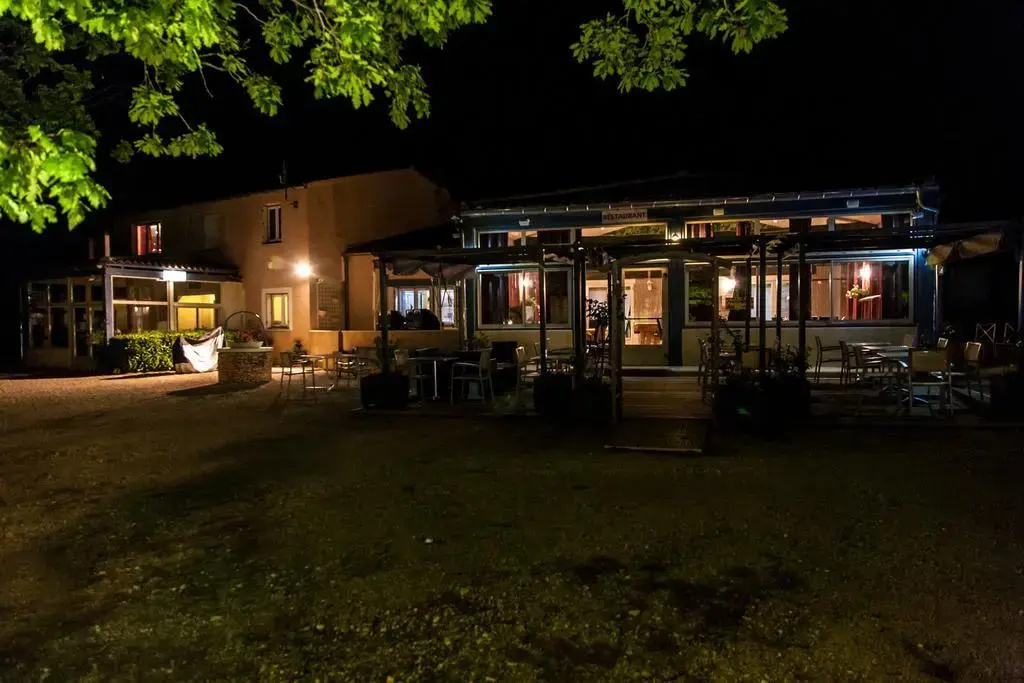 Hôtel Restaurant Les Lavandins