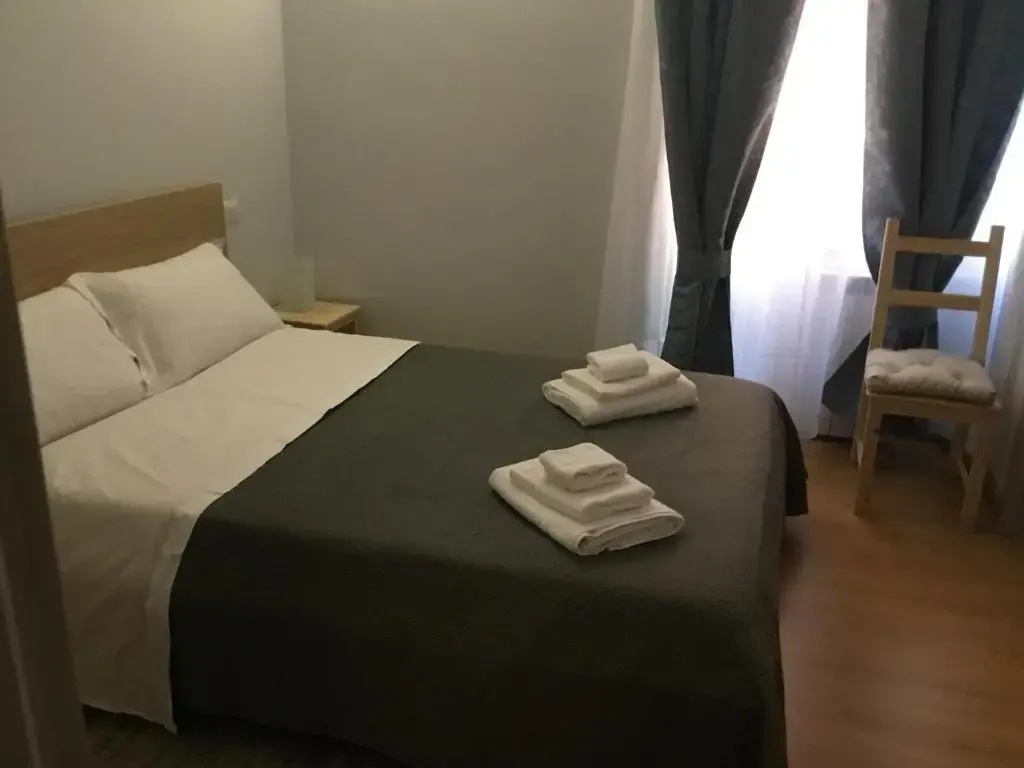 Junior Double room (full double bed)