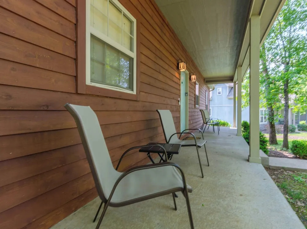 Hickory Hideaway - Communal Pool Access — 5