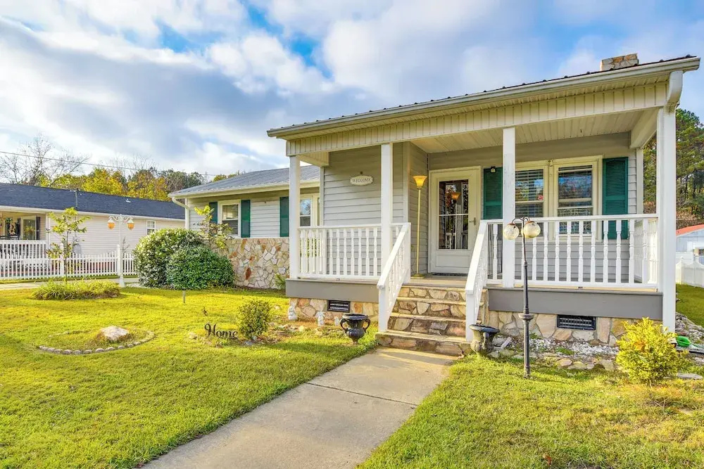 3 Mi to Dtwn: Family-friendly Sanford Home