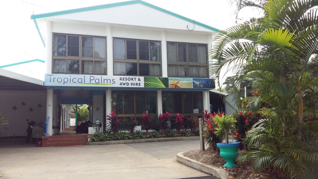 Tropical Palms Resort & 4WD Hire by null