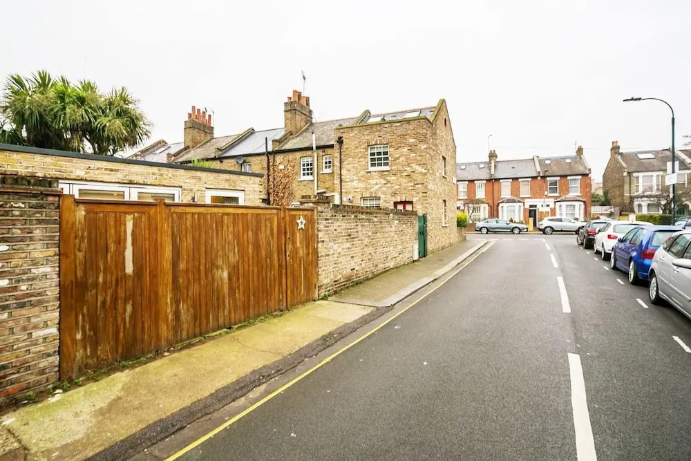 Charming 1 Bedroom Home in West London