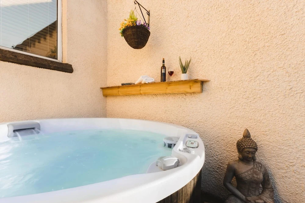 Ellerthwaite Place- 2 Bedroom House With Hot Tub