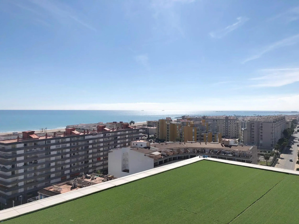 Global Properties, Moderno apartamento con terraza y vistas al mar