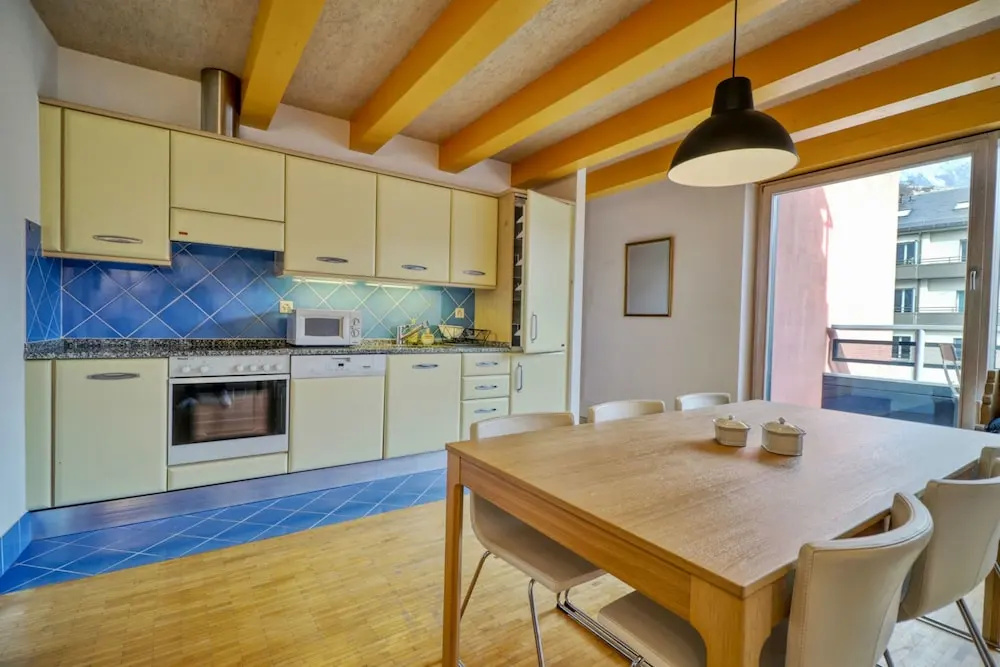 Cozy Penthouse in the old Town of Sion - фото 13